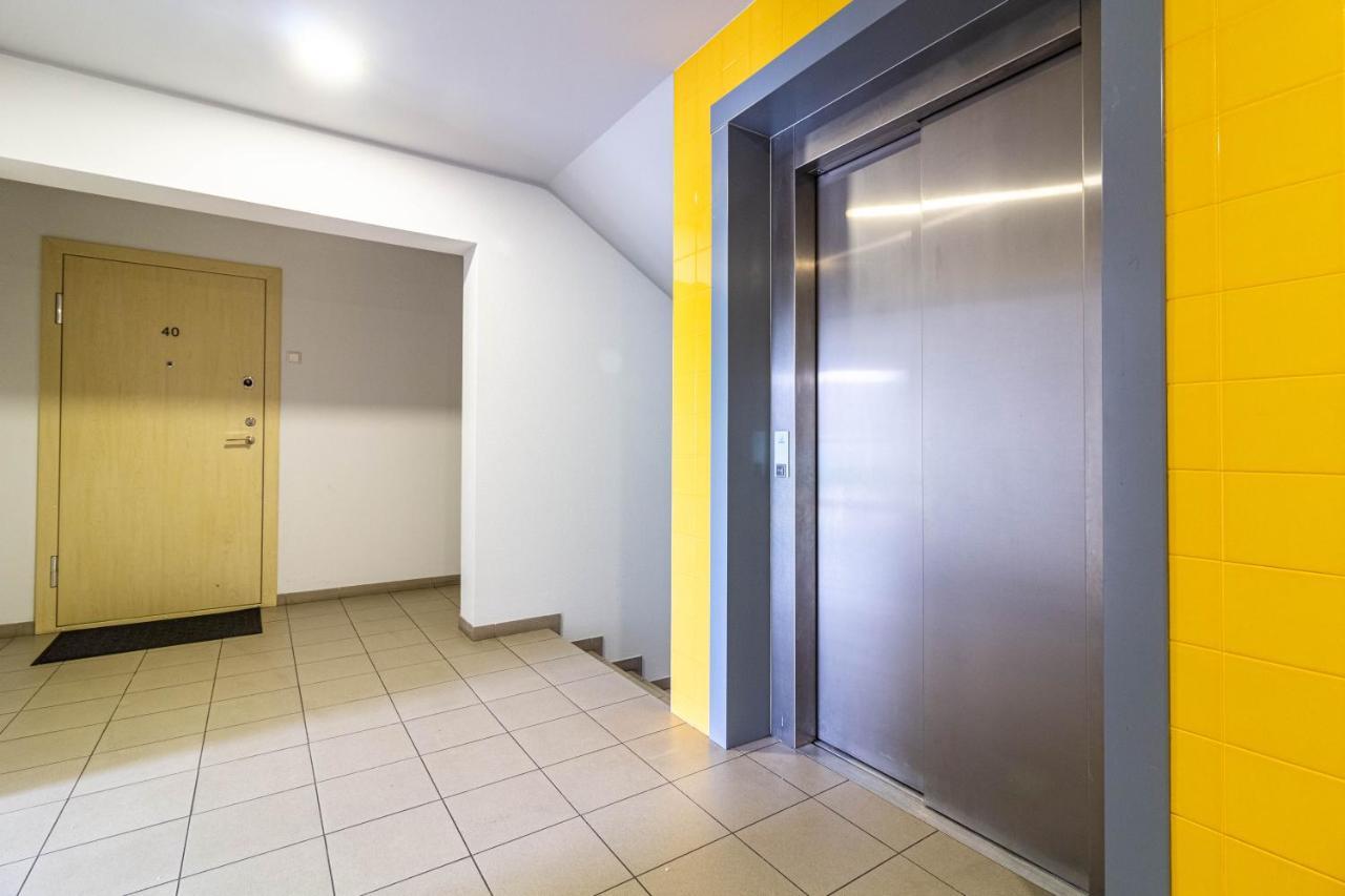 Cohost I Sunny Center Apt, Covered Parking, Balcony & Self Check-In Κάουνας Εξωτερικό φωτογραφία