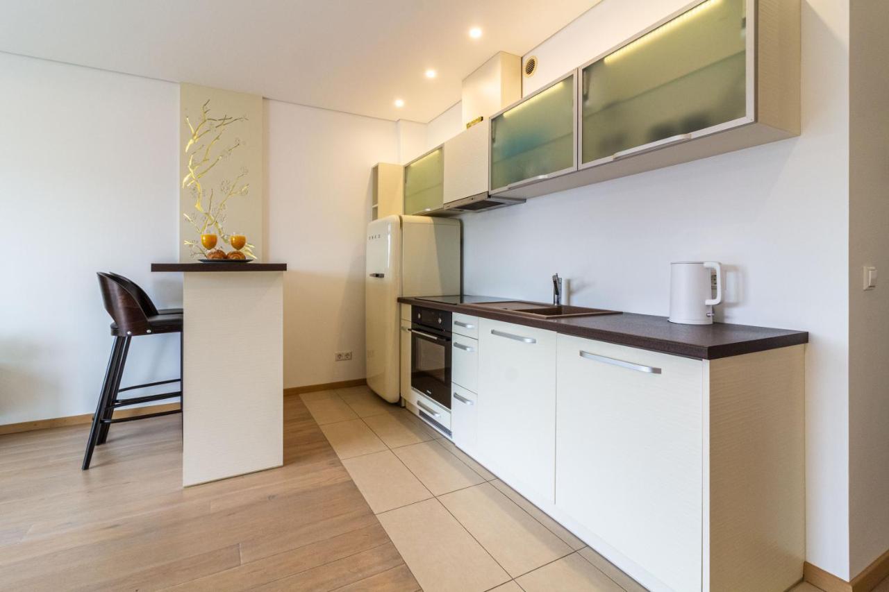 Cohost I Sunny Center Apt, Covered Parking, Balcony & Self Check-In Κάουνας Εξωτερικό φωτογραφία