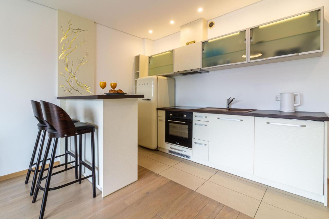 Cohost I Sunny Center Apt, Covered Parking, Balcony & Self Check-In Κάουνας Εξωτερικό φωτογραφία