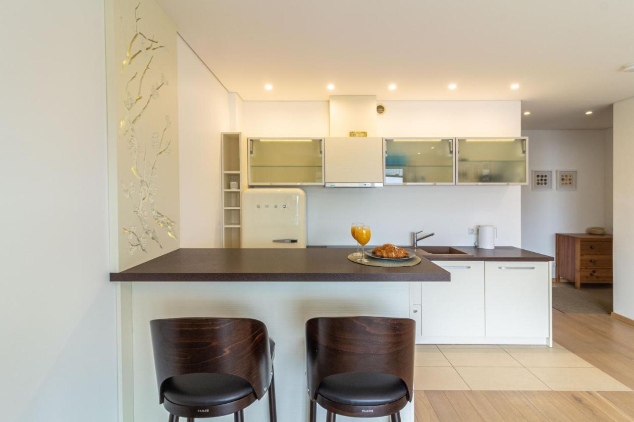 Cohost I Sunny Center Apt, Covered Parking, Balcony & Self Check-In Κάουνας Εξωτερικό φωτογραφία