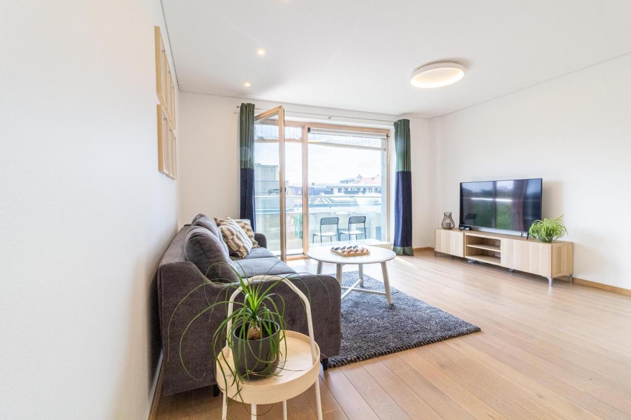 Cohost I Sunny Center Apt, Covered Parking, Balcony & Self Check-In Κάουνας Εξωτερικό φωτογραφία